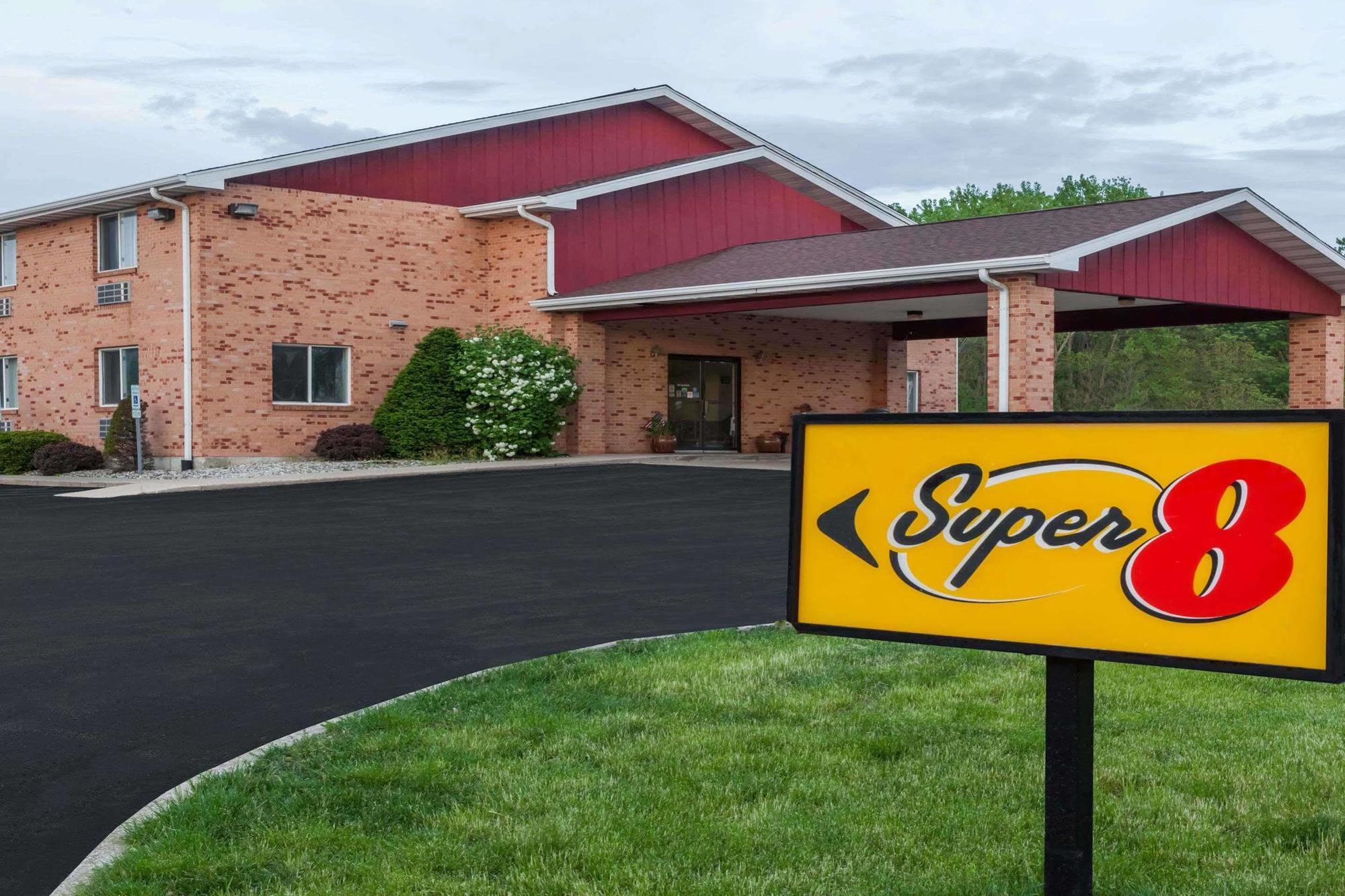 Super 8 By Wyndham Watseka Hotel Exterior foto
